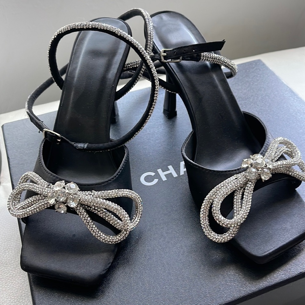 Holiday heel